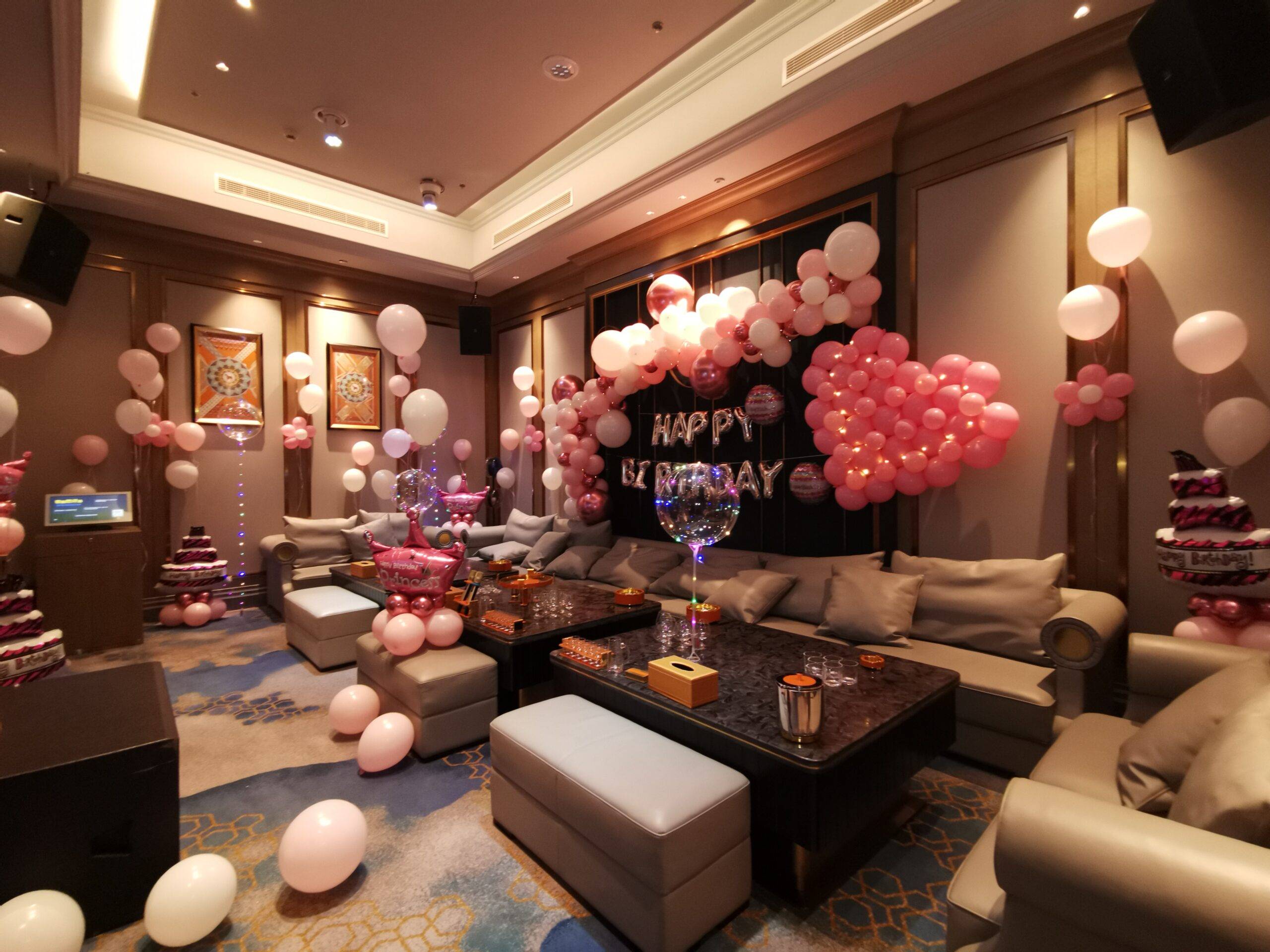 Lavish Birthday Balloons Decor | Flower Gift Center