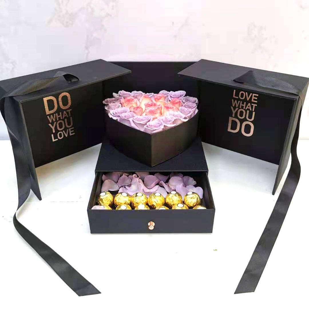 Flower-Box-heart-shape-with-Chocolate-2.jpg