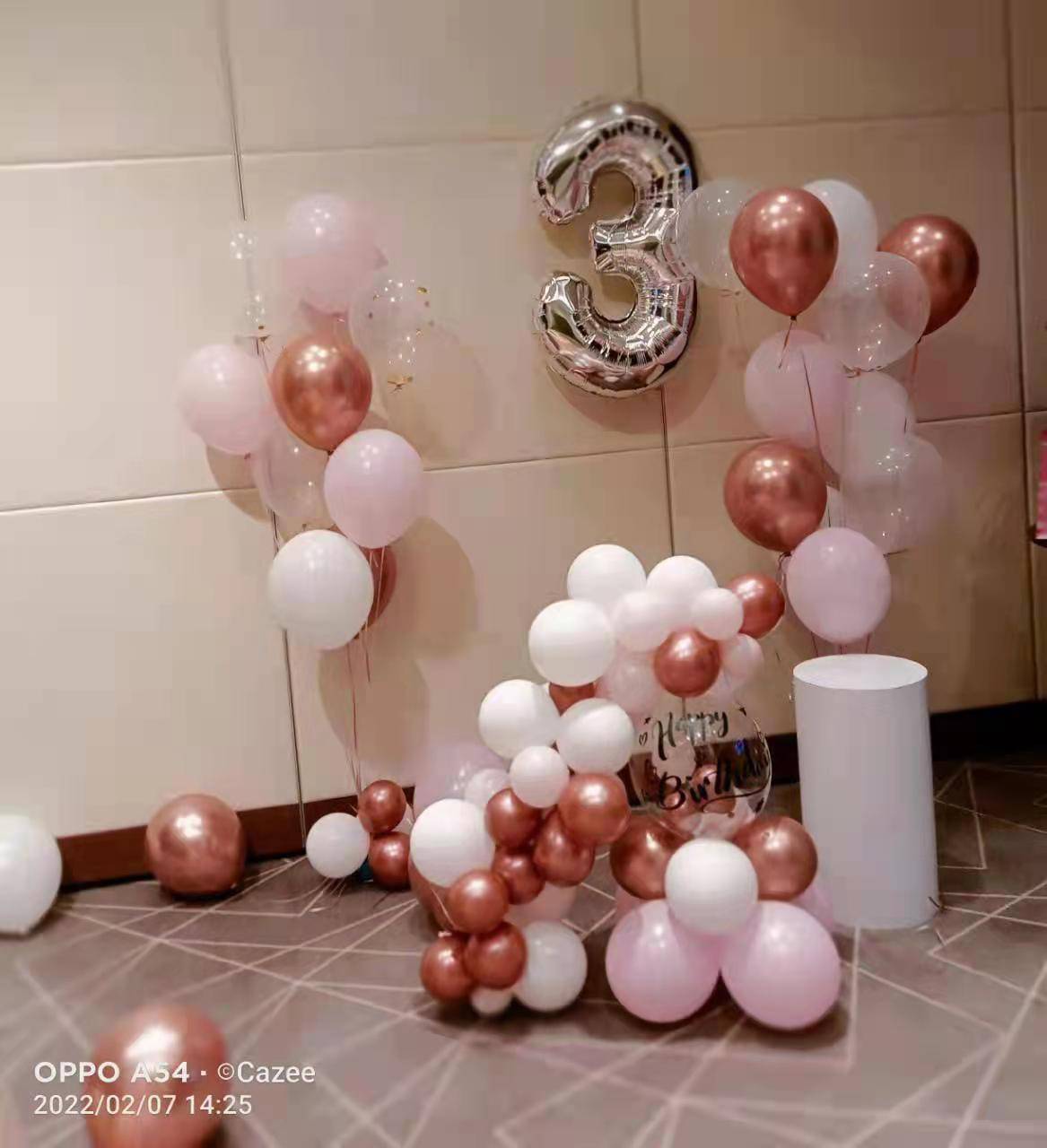 Simple Birthday balloons decor