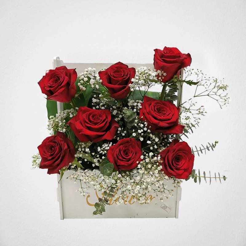 fresh roses in the basket | Flower Gift Center