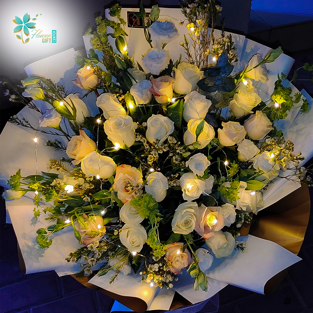 Lovely White Roses Bouquet | Flower Gift Center