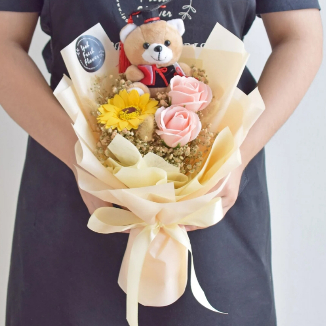 Graduation Wishes Mix Flowers | Flower Gift Center