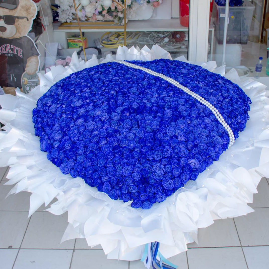 Royal Blue Rose Bouquet | Flower Gift Center