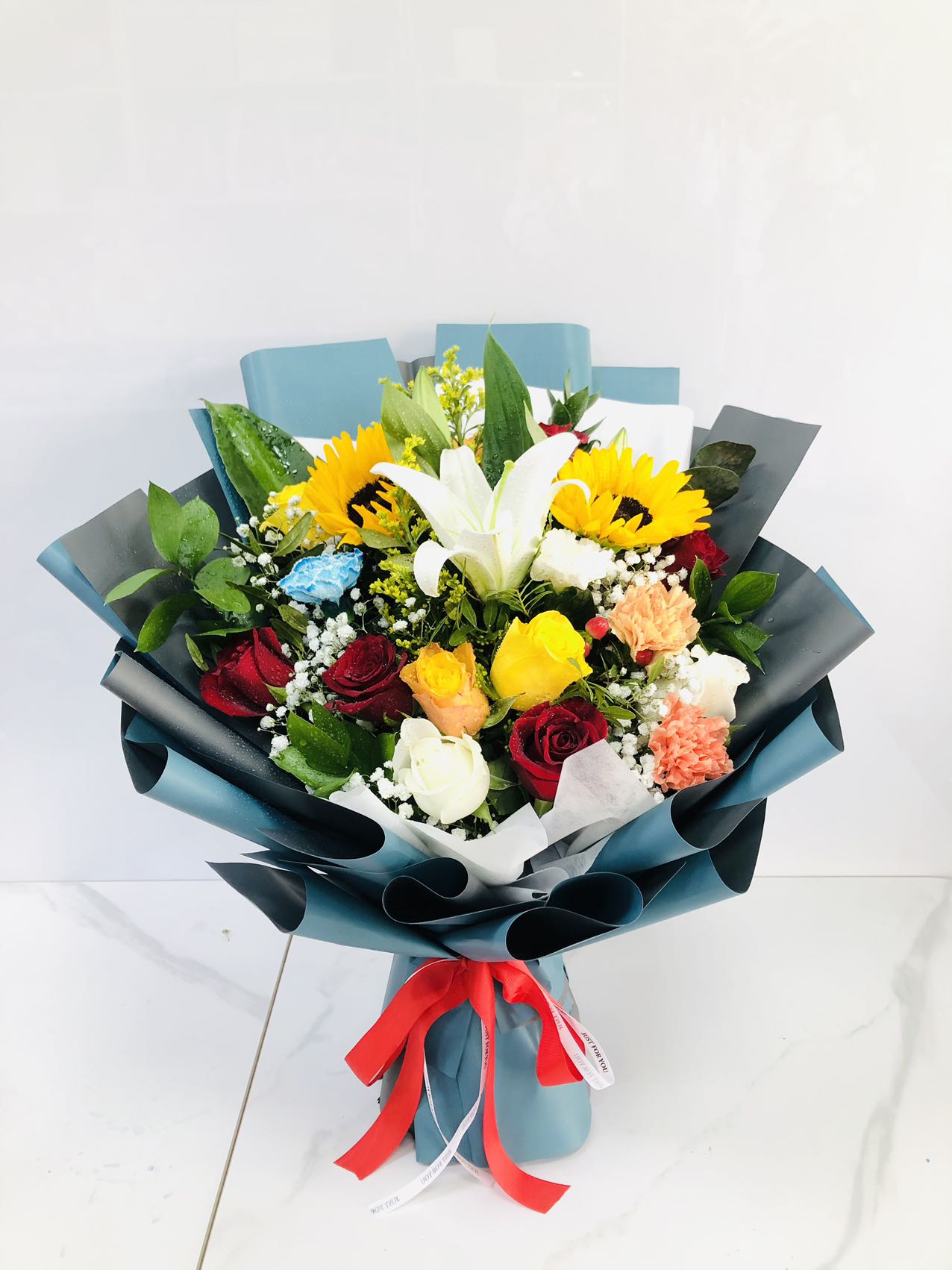Lily with Mix Sunflower and Roses Bouquet | Flower Gift Center