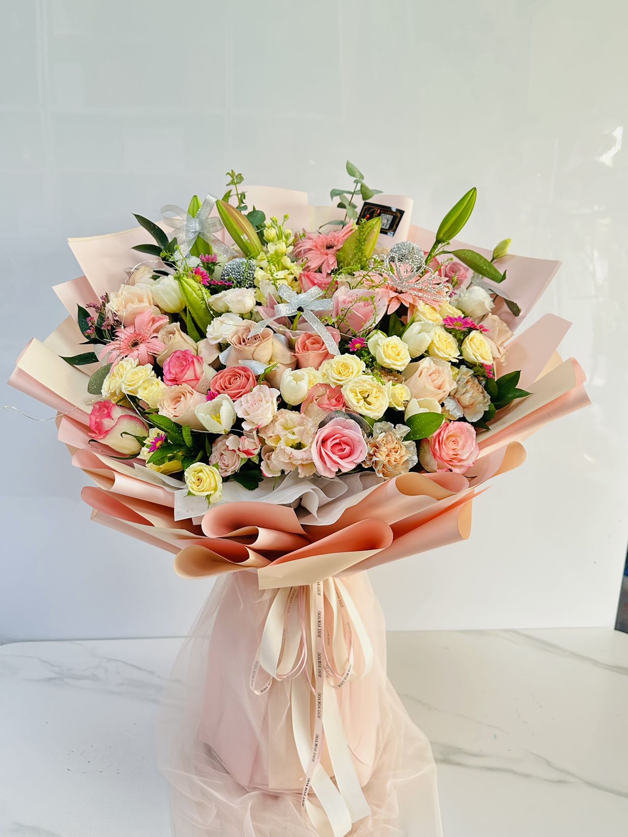 Elegant Lily Bouquet | Flower Gift Center