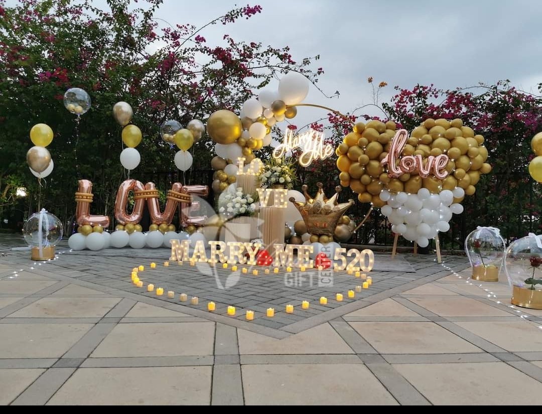 Marry Me in Gold | Flower Gift Center